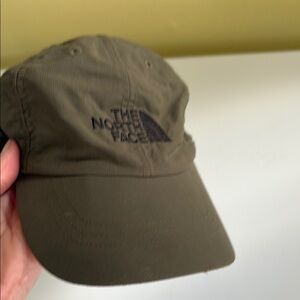 The North Face Youth/Junior Lightweight Buckle back Hat